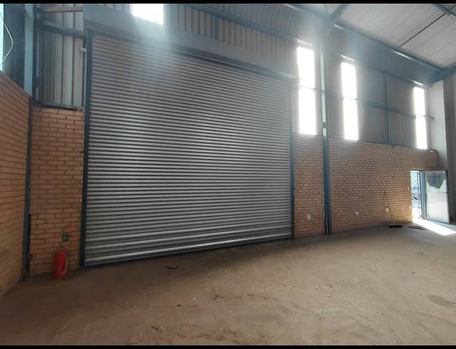 272M² WAREHOUSE TO LET IN CLAYVILLE